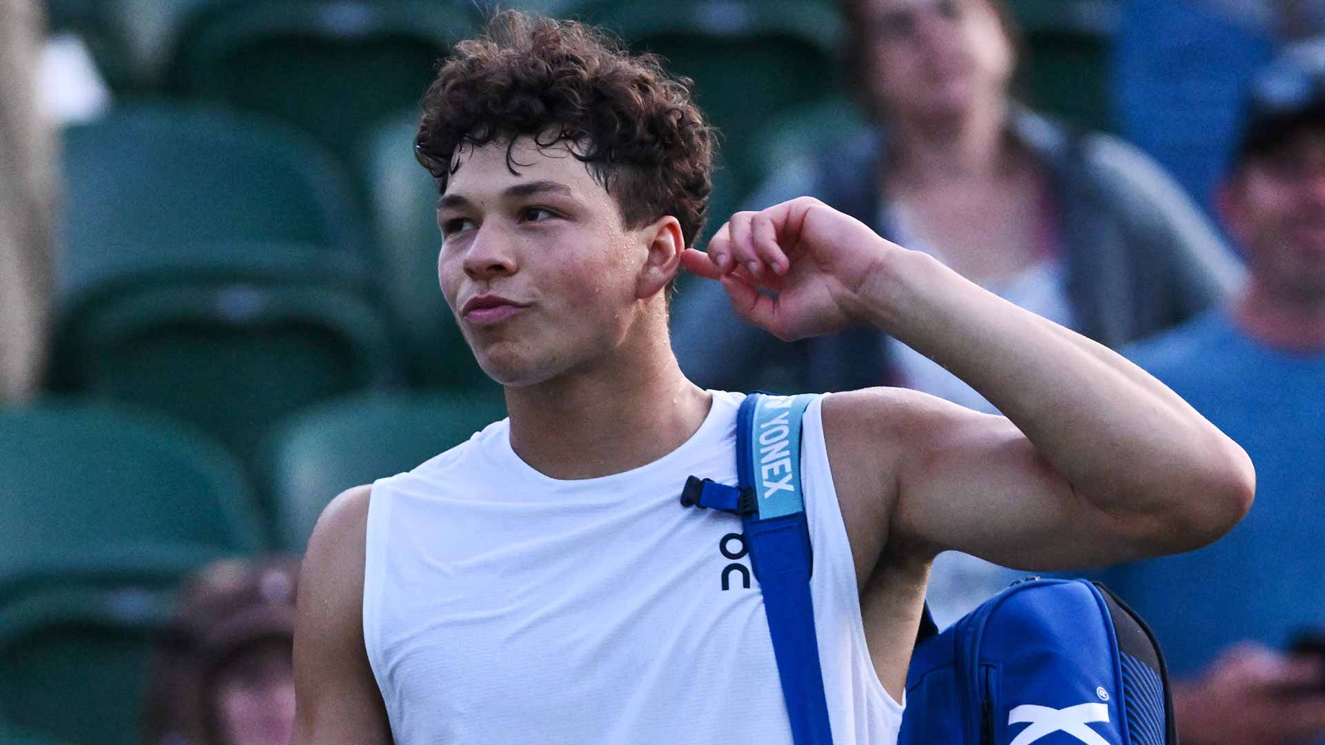 Ben Shelton is one game from defeating Rinky Hijikata in the Wimbledon second round.