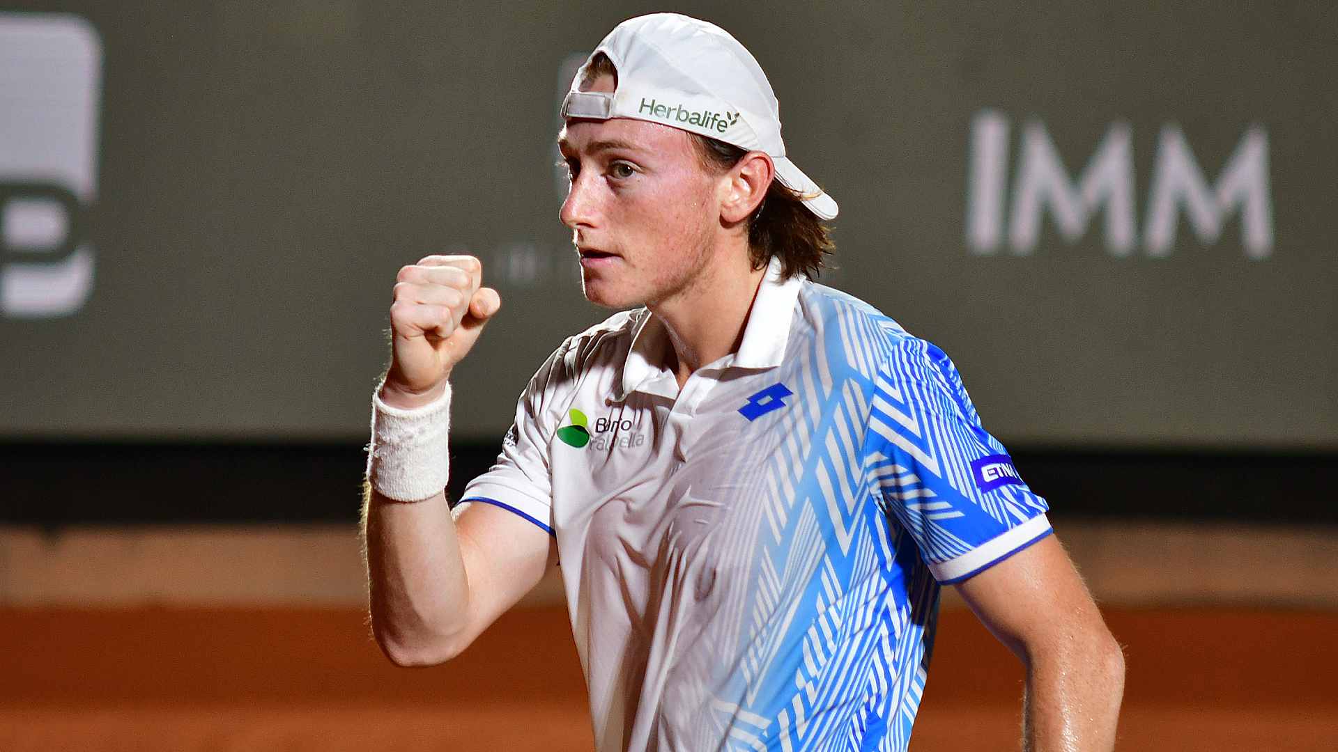 Ignacio Buse defeats Joao Fonseca on Thursday in Rio de Janeiro.